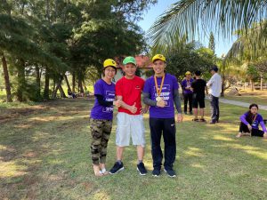 Thầy Nguyễn Thái Duy và Phương Loan và trợ lý trong chuyến đi của Thầy